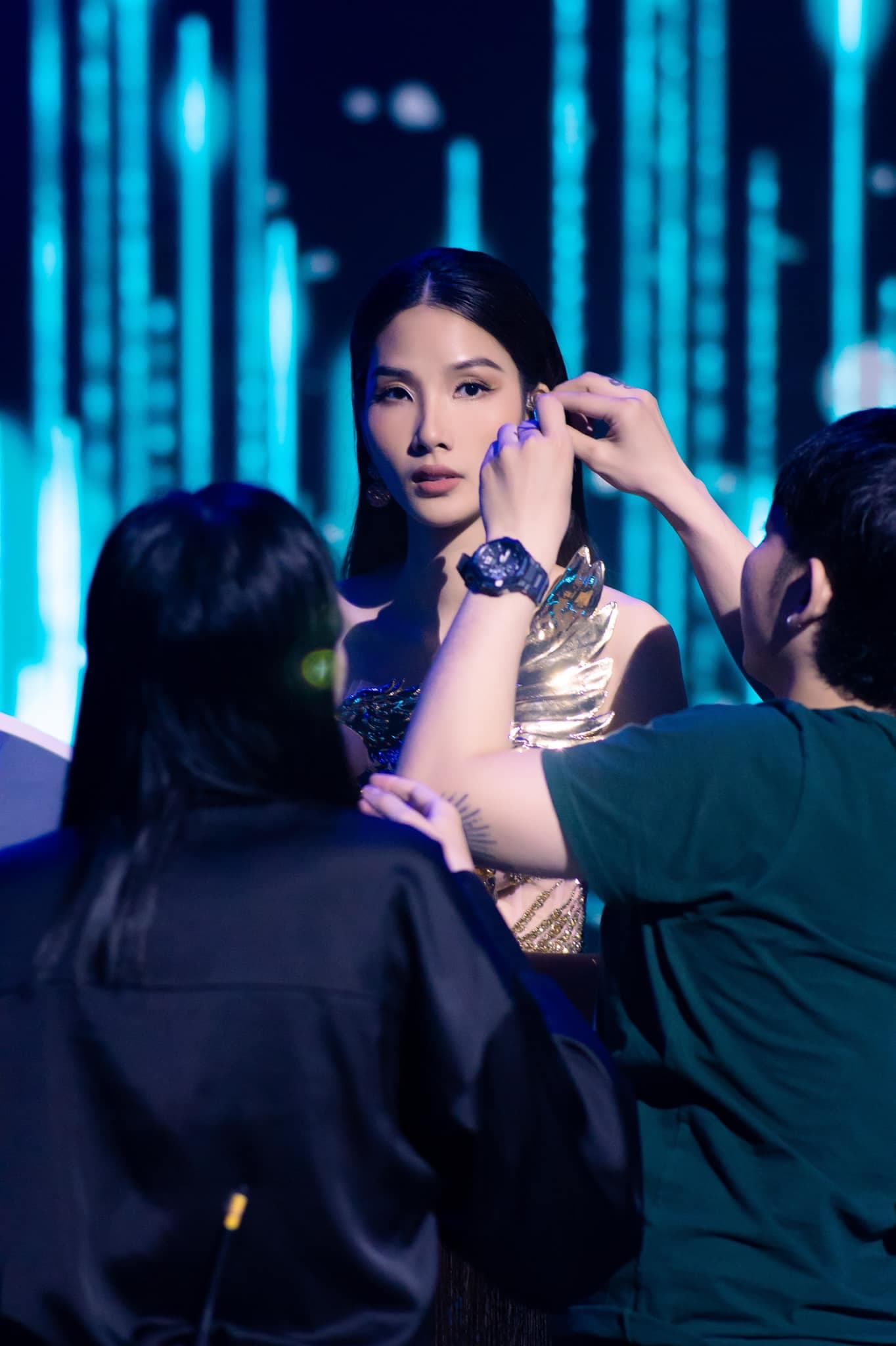 Drama nóng hổi Siêu Mẫu Hoàng Thùy bị Dược Sĩ Tiến chê không đủ trình làm ban giám khảo Miss Universe 2024