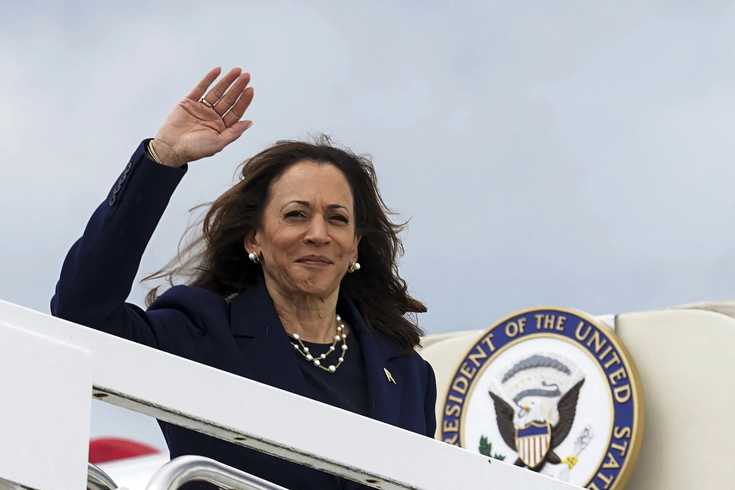 Bà Kamala Harris tiếp tục làm nên lịch sử