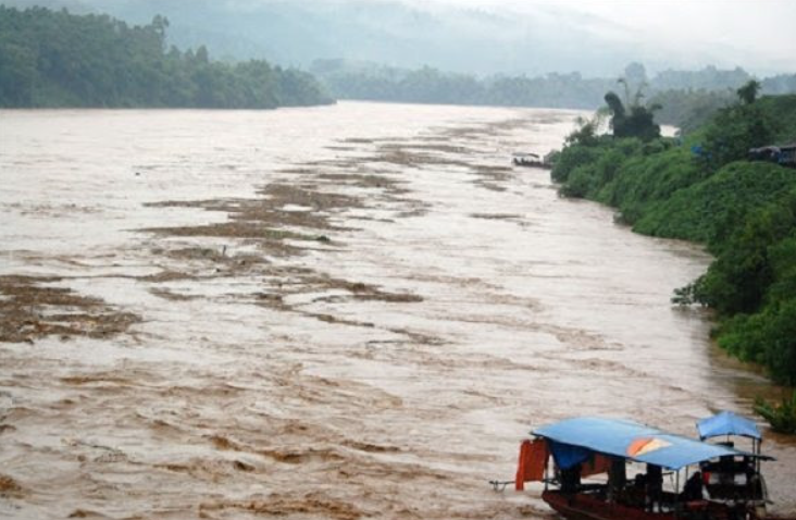 Hưng Yên phát lệnh báo động 3 trên sông Hồng, Hà Nội hạn chế lưu thông trên tuyến đường 70