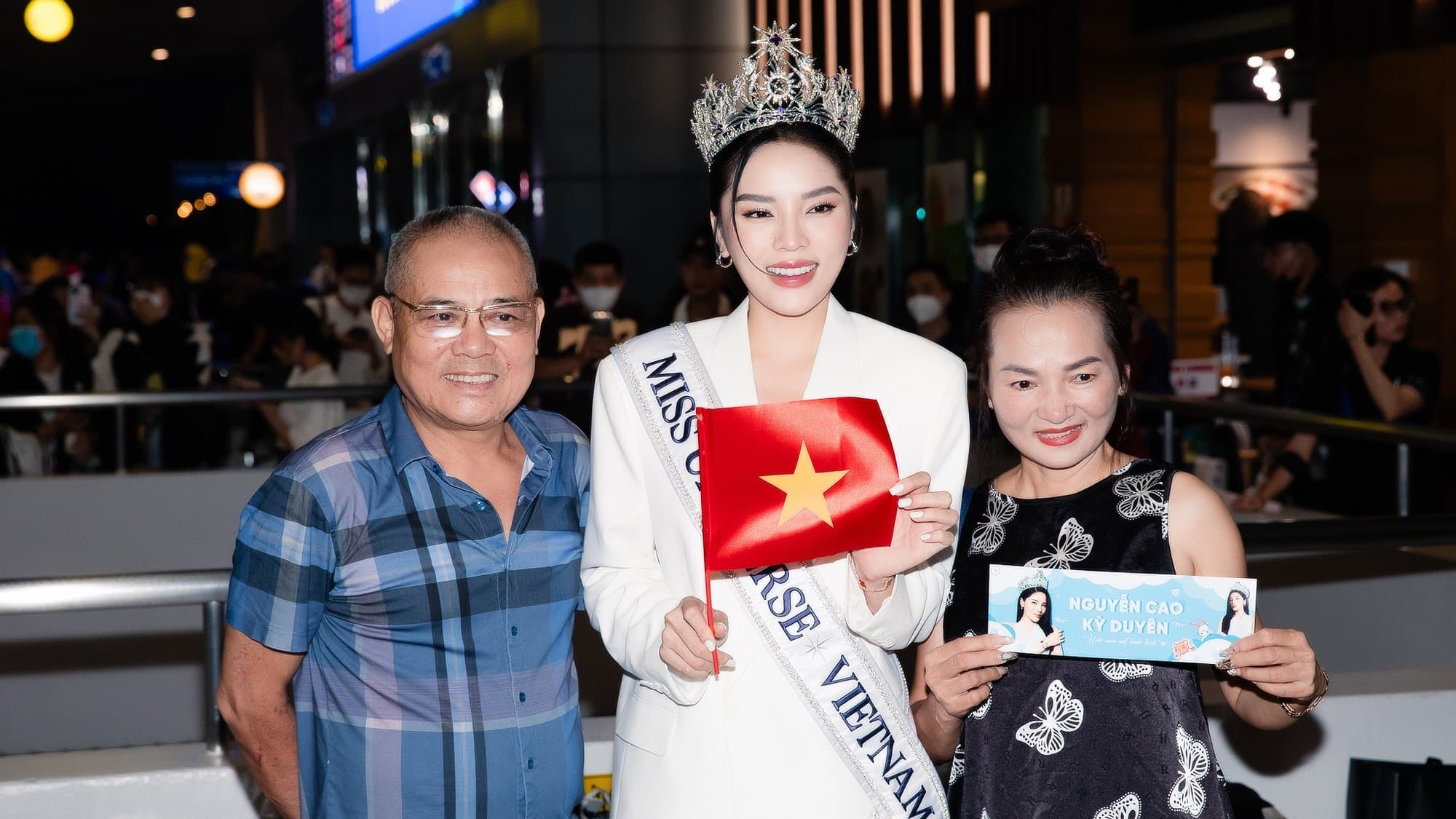 Chủ tịch Miss Universe Vietnam nói 1 câu về bố mẹ Kỳ Duyên khiến netizen rần rần phản đối