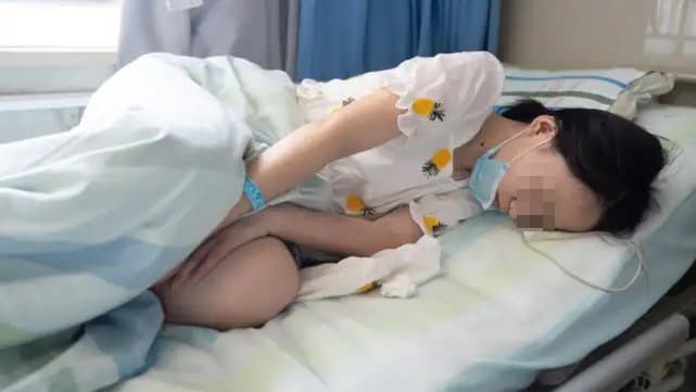 Người phụ nữ 36 tuổi mắc ung thư dạ dày, bác sĩ trách đừng để lâu 3 thực phẩm này kẻo thành thuốc độc