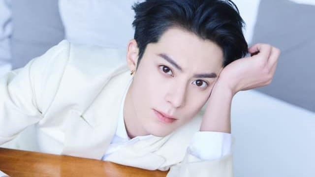 100 triệu người sốc trước tin Vương Hạc Đệ bỏ bạn gái sau khi nổi tiếng, phải trả khoản tình phí cao ngất trời