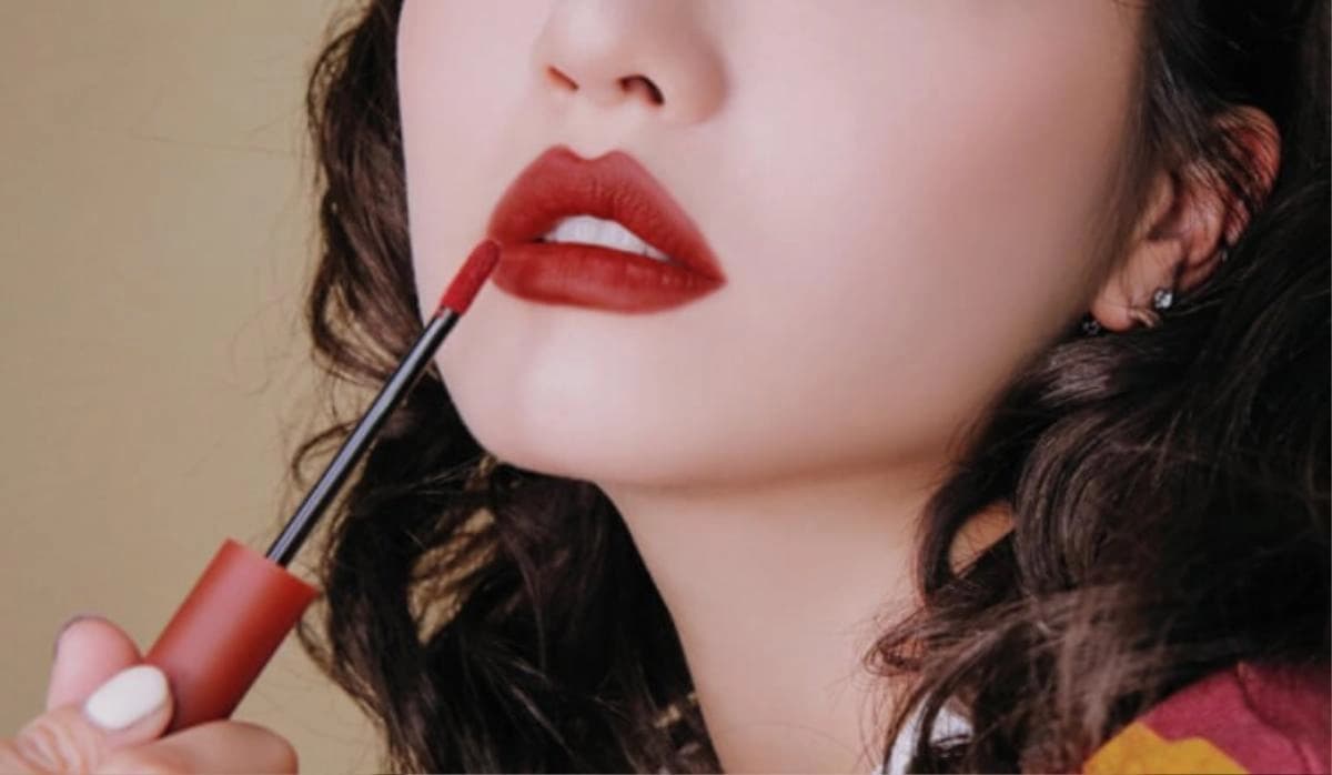 4 thói quen khiến lớp trang điểm khó đẹp