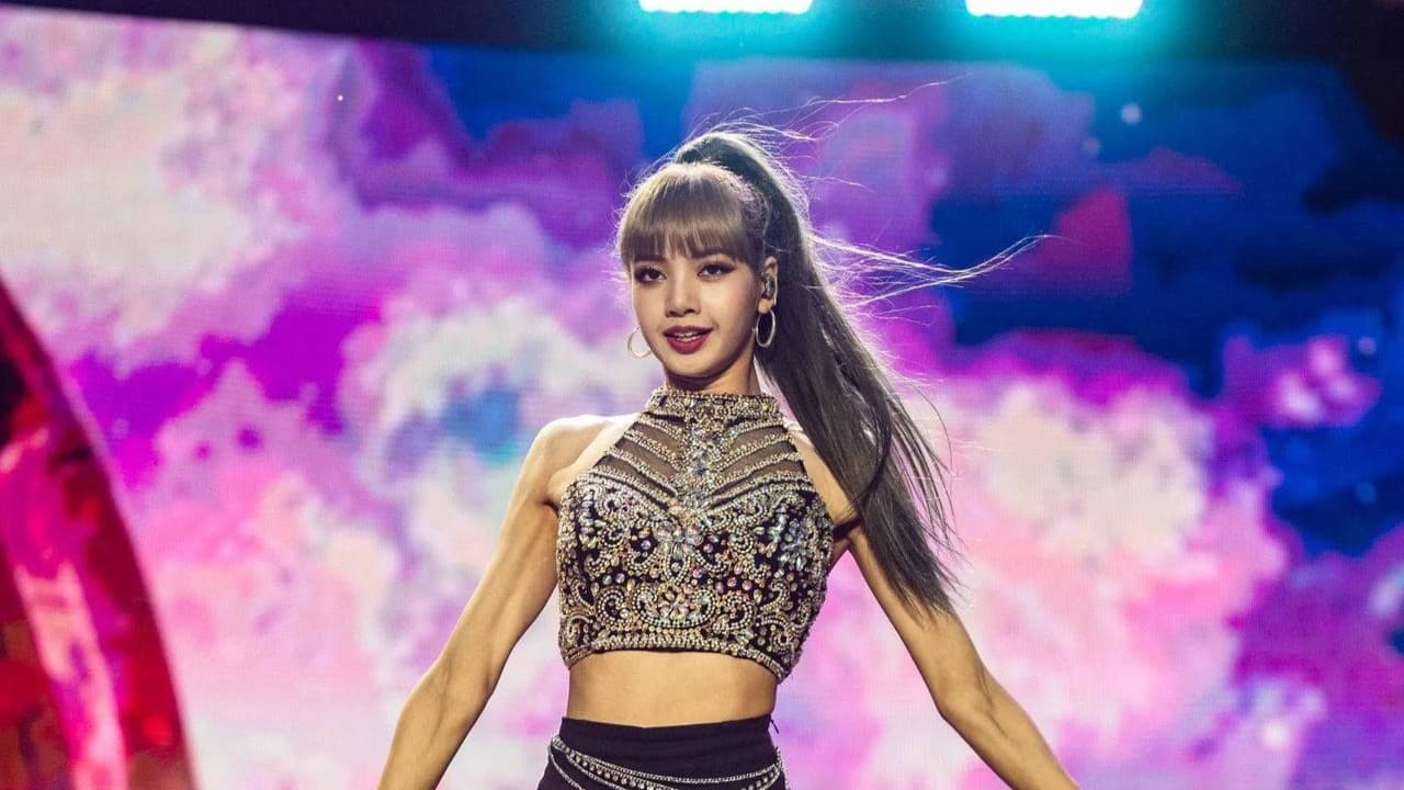 Lisa (BLACKPINK) liên tục gặp hạn: 7749 ‘kiếp nạn’ bủa vây không hồi kết