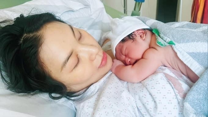 Quỳnh Thư: 'Điều mạnh mẽ nhất tôi từng làm là sinh thường em bé 3,8 kg'