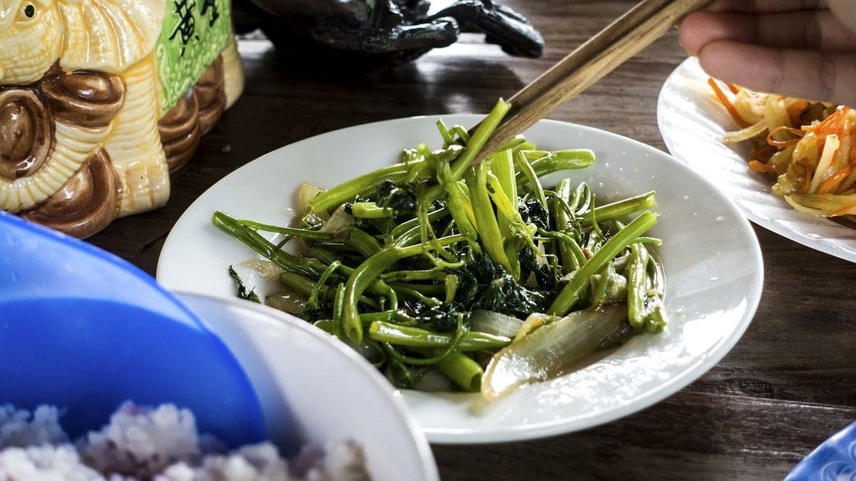 Một nhà 4 người mắc ung thư chỉ vì thói quen này khi dùng đũa ăn cơm, WHO cũng cảnh báo rất nhiều!