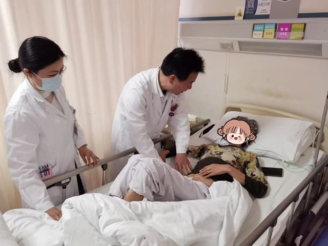 Người phụ nữ mắc ung thư gan vì ăn bánh mì với 1 thứ nhiều người hay ăn