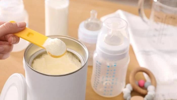 Cách phân biệt sữa giả và sữa thật đơn giản tại nhà ai cũng nên biết