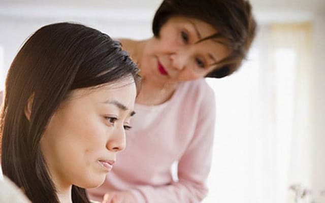11 giờ đêm, con gái gọi điện nhưng chỉ nói đúng một câu 'Mẹ ơi, cứu con', tôi lao đến nhà con thì chứng kiến cảnh hãi hùng