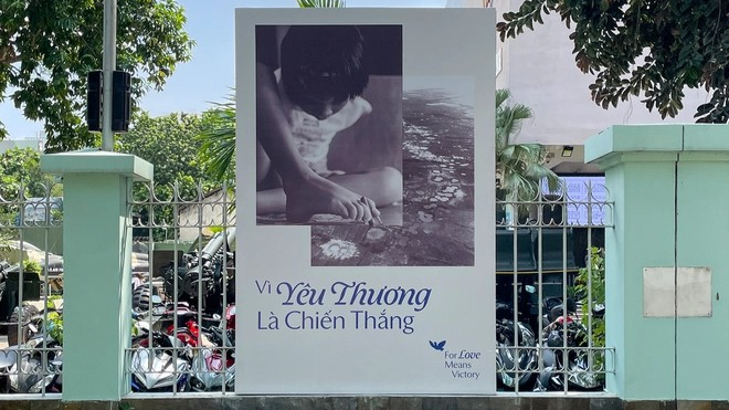 Điều lạ về Bảo tàng Chứng tích Chiến tranh xuất hiện ở nhà ga tuyến Metro số 1, trước bảo tàng: Ai cũng ngoái nhìn, nghe tới ý nghĩa thì 'nổi da gà'