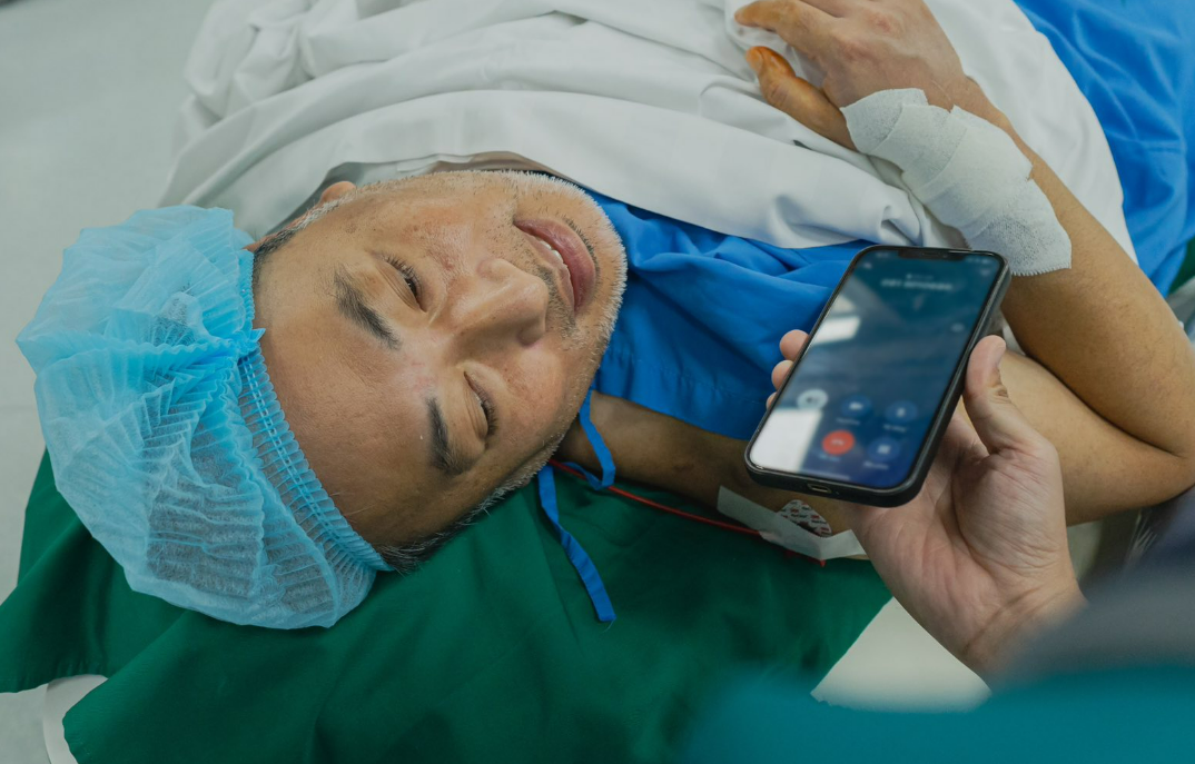 Sao nam Việt vừa qua cơn nguy kịch: Cấp cứu gấp vì bị tức ngực liên tục, sững sờ khi nhận kết quả bệnh