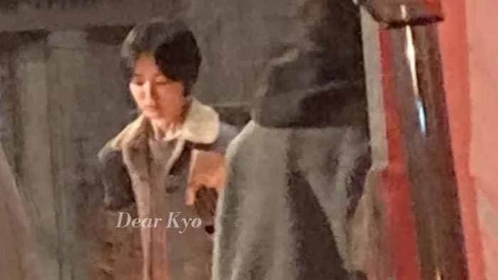 Song Hye Kyo lộ vẻ ngoài khác lạ trong ngày bị bắt gặp bên 'tình mới'