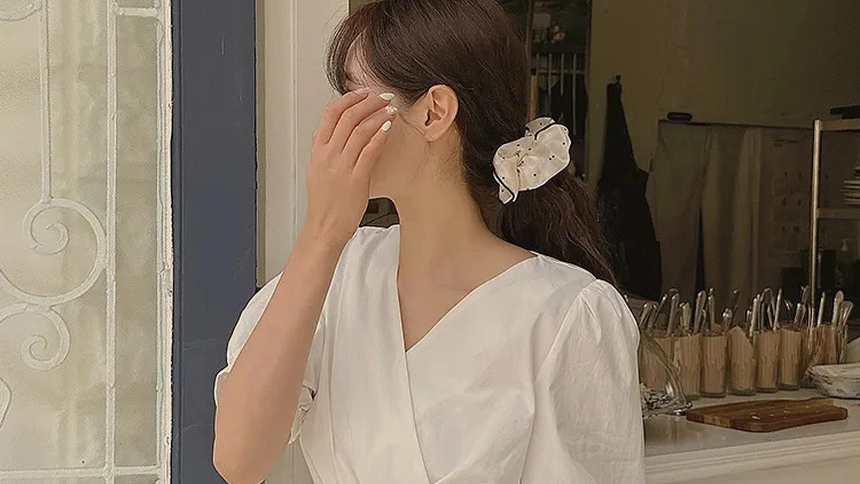 4 mẫu áo mùa hè giúp vóc dáng thon thả hơn