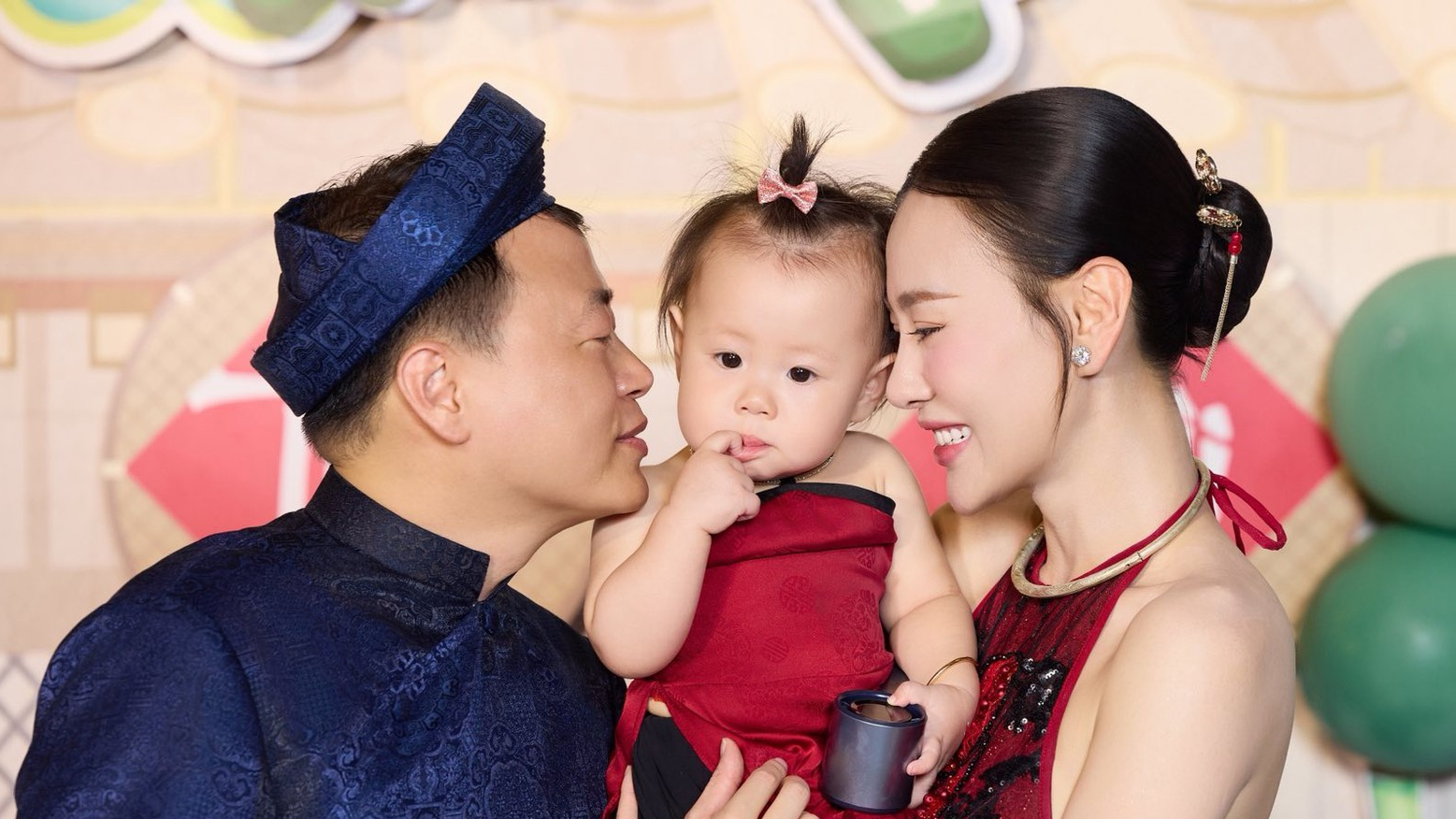 Tiệc thôi nôi song sinh nhà Phương Oanh – Shark Bình gây sốt vì độ hoành tráng