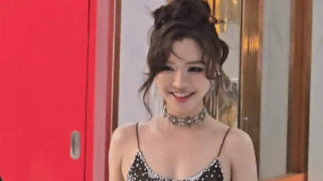 Bích Phương lộ diện khác lạ, netizen nghi vấn 'trùng tu' nhan sắc?