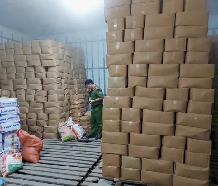 Công an Hà Giang phát hiện 29 tấn thực phẩm không rõ nguồn gốc chỉ trong một ngày