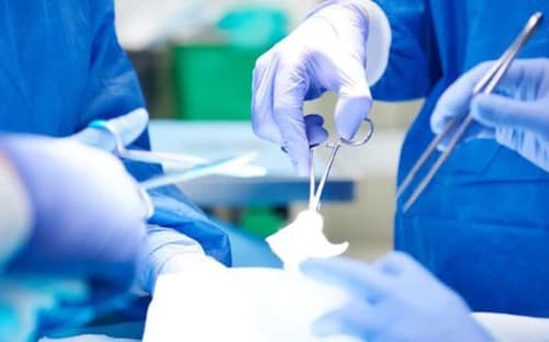 Bé gái 10 tuổi bỏ bữa sáng liên tục, bác sĩ phát hiện thứ gây sốc trong bụng