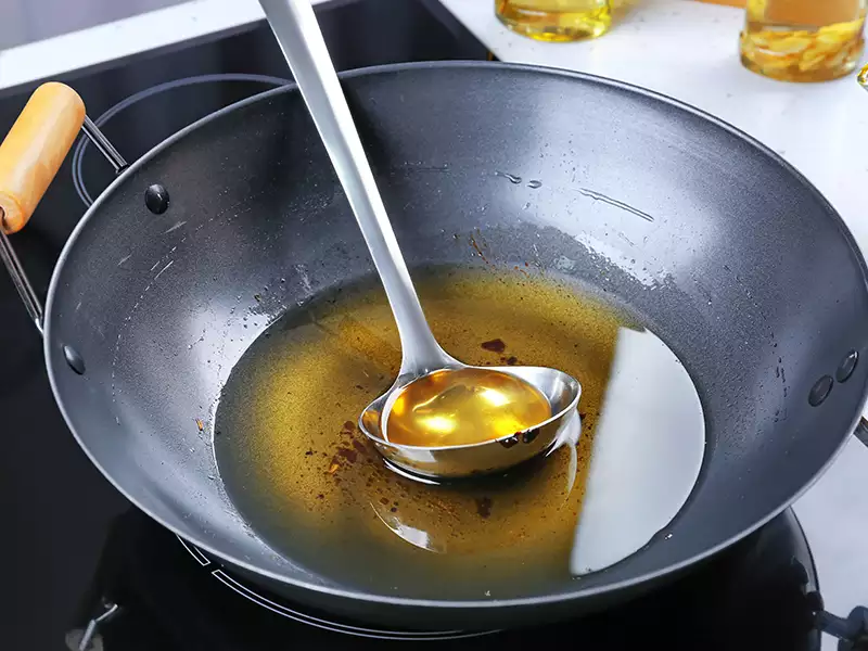 3 loại dầu ăn cực độc nhiều nhà vẫn dùng mỗi ngày mà không hề hay biết