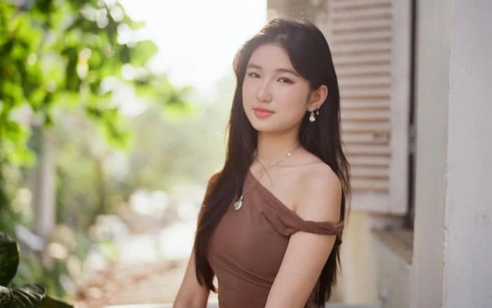 'Đối thủ của Lọ Lem' chân dài 1,02m lộ ảnh hồi bé: Không thể nhận ra!
