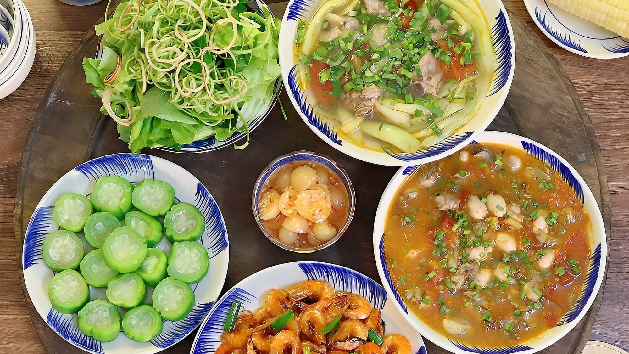 10 mâm cơm mùa hè mát lành nhìn là muốn ăn, nấu xong cả nhà khen nức nở