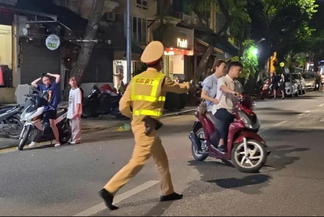 Nam tài xế ở Hà Nội vi phạm nồng độ cồn vì người yêu doạ: 'Anh phải chở về, nếu không sẽ chia tay'