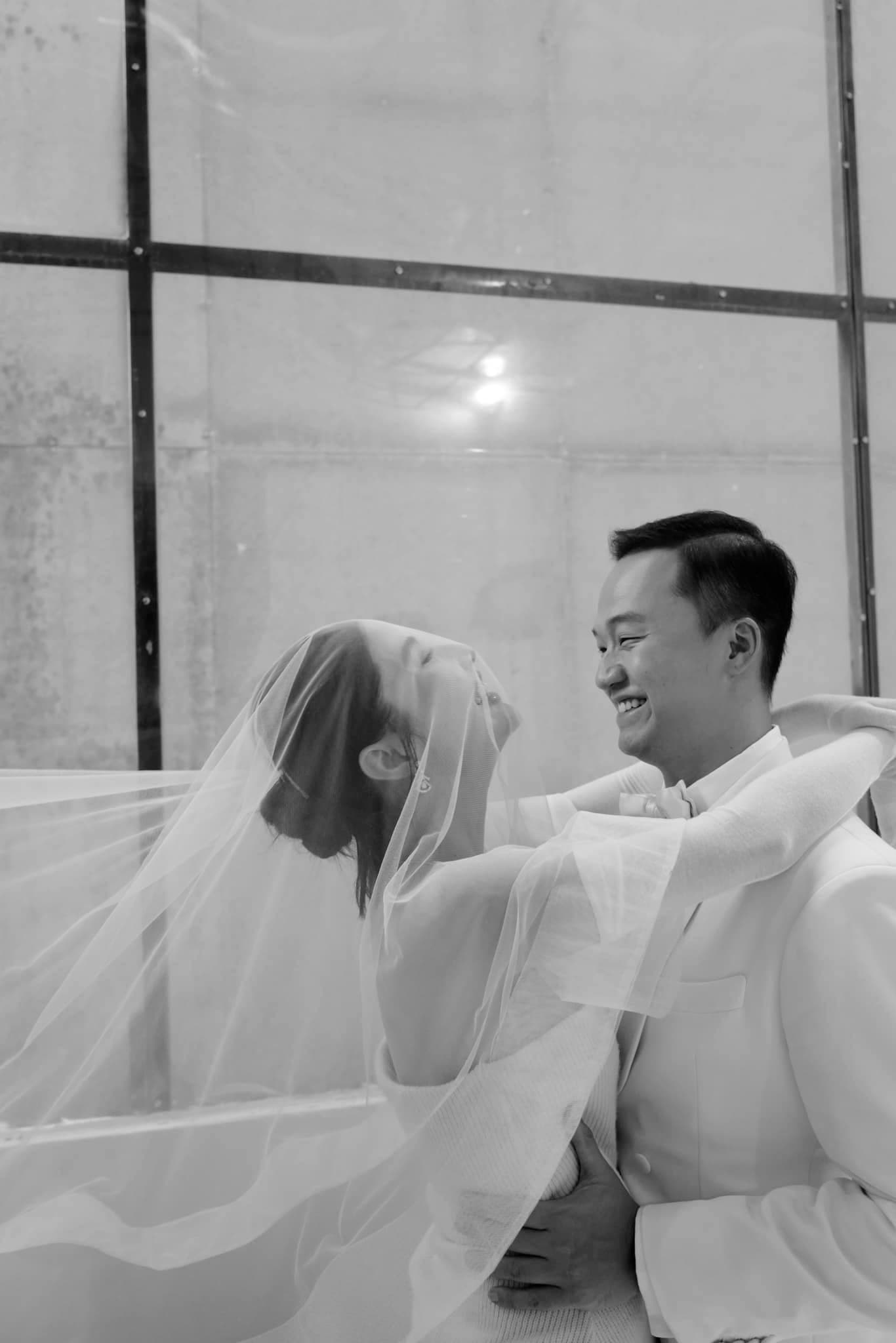 Người đẹp showbiz Việt làm dâu hào môn của gia tộc kín tiếng: Được bố mẹ chồng tặng biệt thự siêu đắt đỏ, sống đời thượng lưu nhưng không phô trương