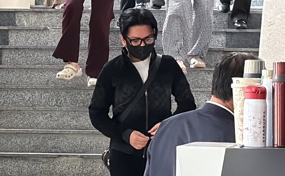 Vụ đánh bạc ở khách sạn Pullman: Ca sĩ Vũ Ngọc Hà xuất hiện tại tòa với tư cách bị cáo