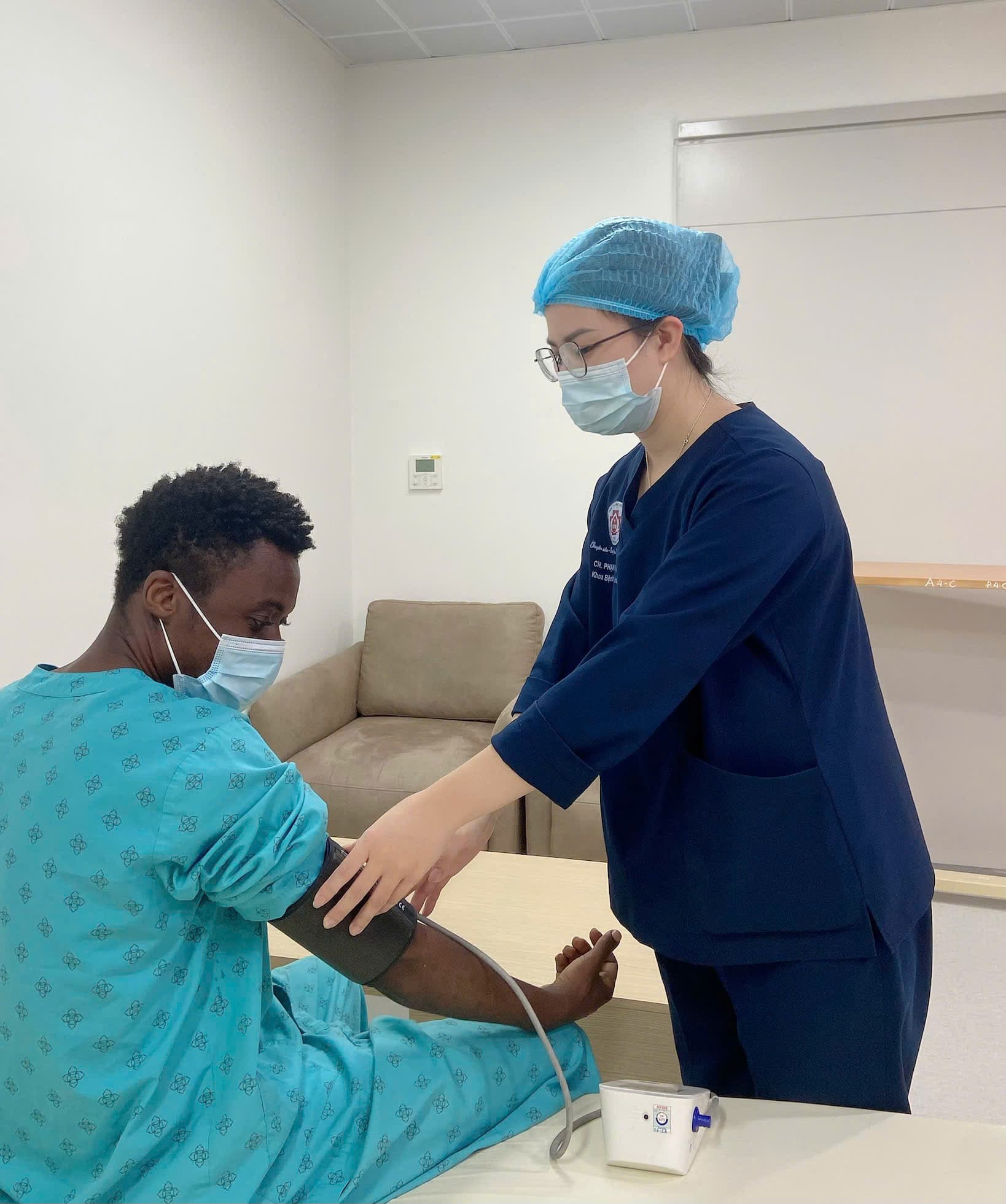 Người đàn ông sốt cao 40 độ, tổn thương gan, thận cấp tính vì căn bệnh ác tính mang từ quê nhà Nigeria về Việt Nam