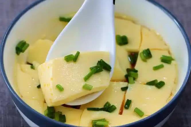 Người phụ nữ mắc tiểu đường ăn trứng hấp thường xuyên vào bữa sáng, cơ thể xuất hiện thay đổi bất ngờ