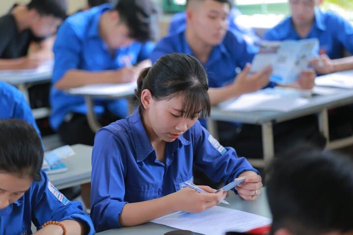 Nhiều trường đại học đồng loạt bỏ xét học bạ từ 2026