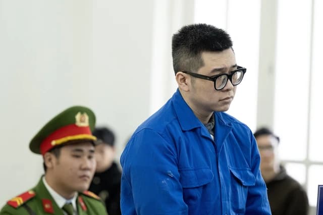 Xét xử người đàn ông hành hung phụ nữ tại sảnh chung cư Hà Nội: Bị cáo liên tục cúi gằm mặt tại tòa