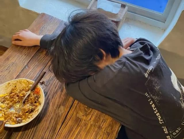 Ngày càng nhiều người chết vì ung thư dạ dày, bác sĩ nhắc: Đói "mờ mắt" cũng không ăn 5 món này vào bữa sáng!