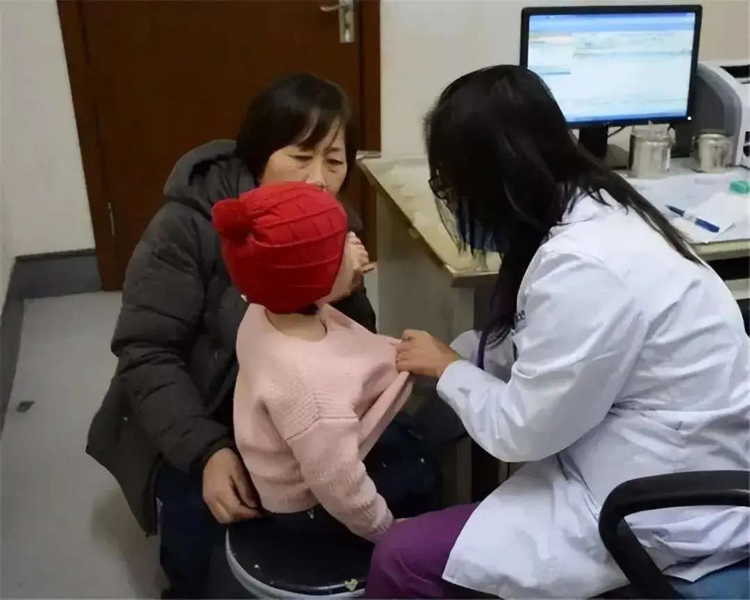 Bé gái 5 tuổi liên tục kêu “đau mông”, đi khám bác sĩ lắc đầu: 'Đến muộn rồi!'