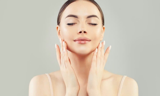 Sai lầm tai hại mùa nắng nóng: Bỏ qua bước dưỡng ẩm vì sợ bí da