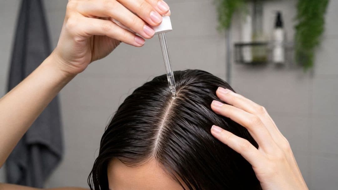 Làm đẹp tóc đơn giản cùng giấm trắng